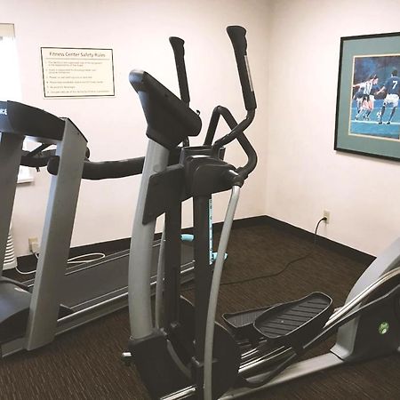 Norwood Inn & Suites Milwaukee Butler Εξωτερικό φωτογραφία