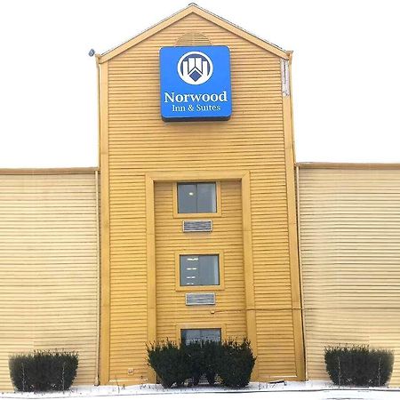 Norwood Inn & Suites Milwaukee Butler Εξωτερικό φωτογραφία