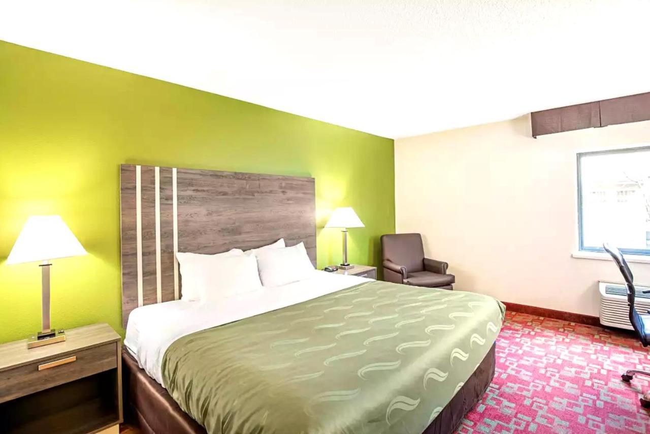 Norwood Inn & Suites Milwaukee Butler Εξωτερικό φωτογραφία