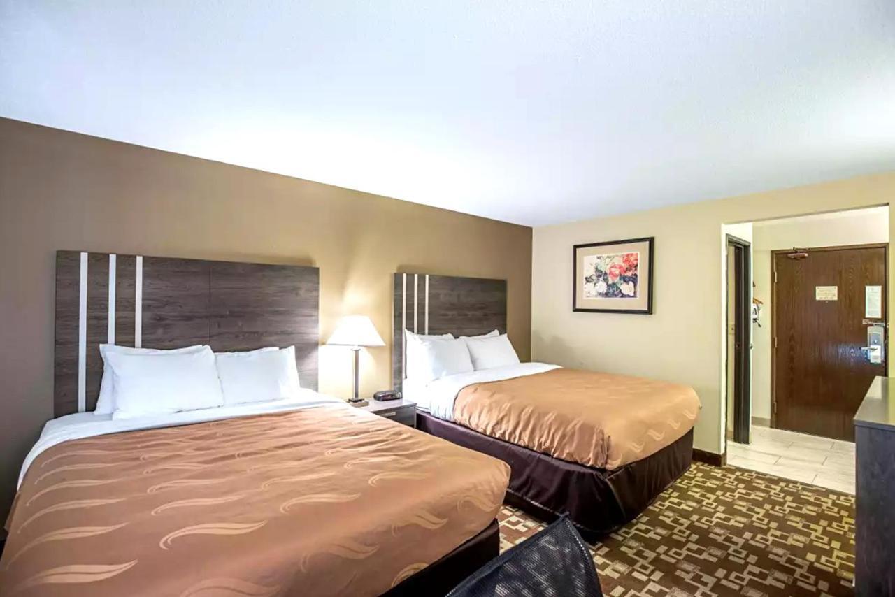 Norwood Inn & Suites Milwaukee Butler Εξωτερικό φωτογραφία