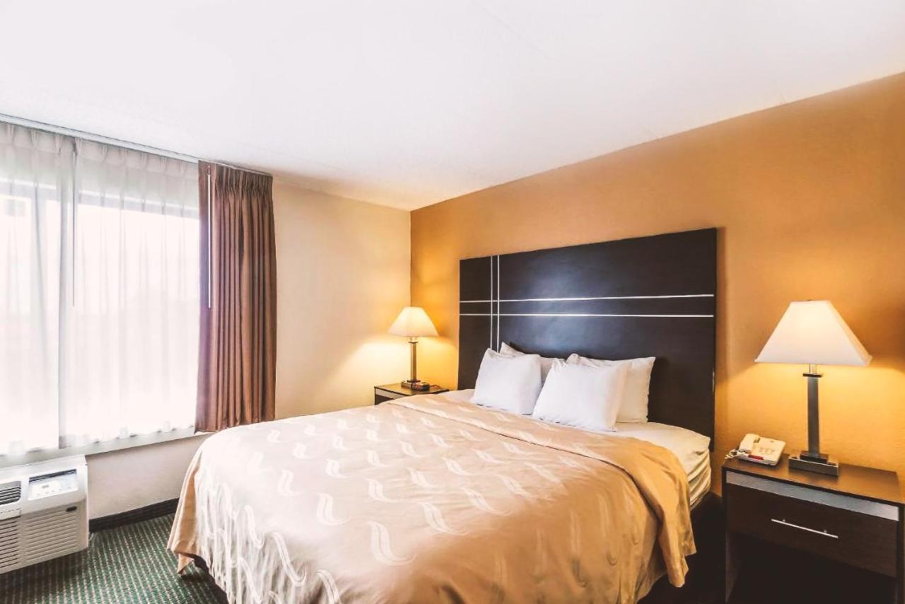 Norwood Inn & Suites Milwaukee Butler Εξωτερικό φωτογραφία