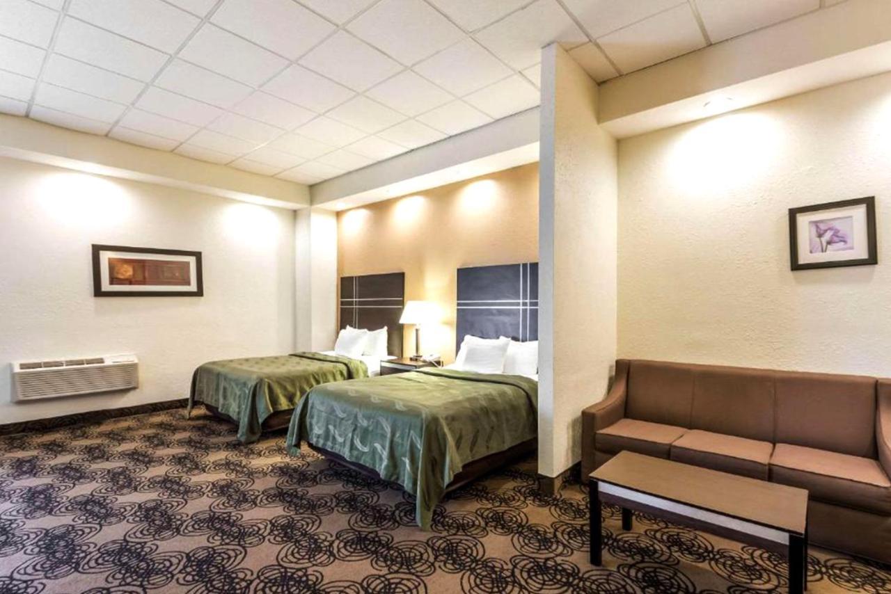 Norwood Inn & Suites Milwaukee Butler Εξωτερικό φωτογραφία