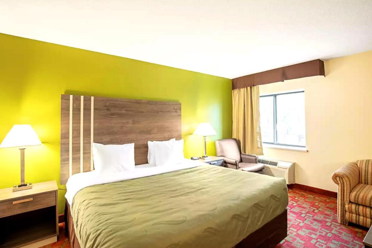 Norwood Inn & Suites Milwaukee Butler Εξωτερικό φωτογραφία